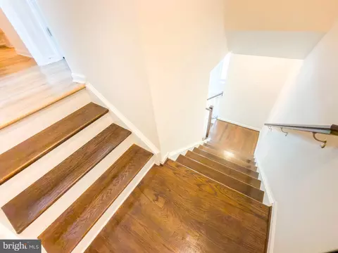 Entry Way - 1324 Ricketts Rd, Frederick, MD 21702 photo 8 of 10