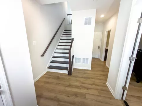 Entry Way - 1324 Ricketts Rd, Frederick, MD 21702 photo 3 of 10