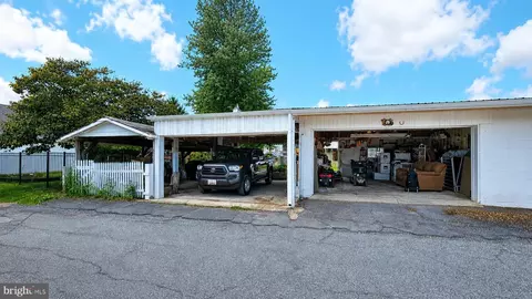 Exterior - 908 Motter Pl, Frederick, MD 21701 photo 2 of 4