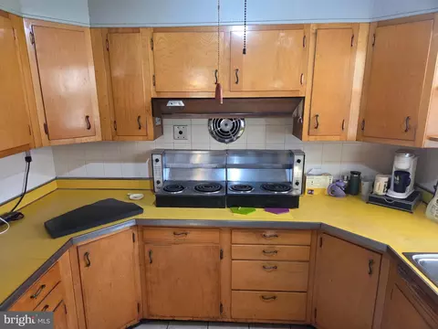 Kitchen - 908 Motter Pl, Frederick, MD 21701 photo 2 of 4