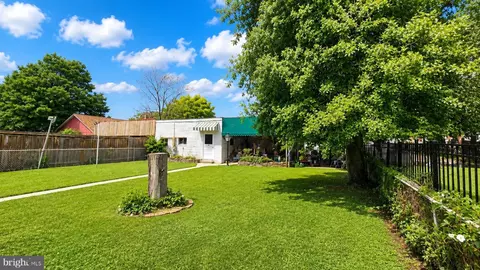 Exterior - 908 Motter Pl, Frederick, MD 21701 photo 3 of 4