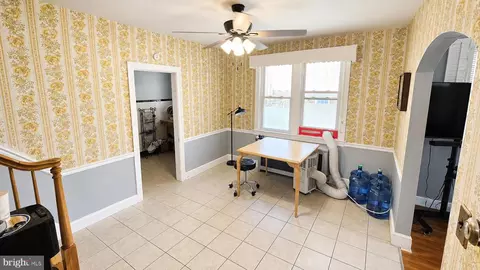 Entry Way - 908 Motter Pl, Frederick, MD 21701 photo 2 of 4