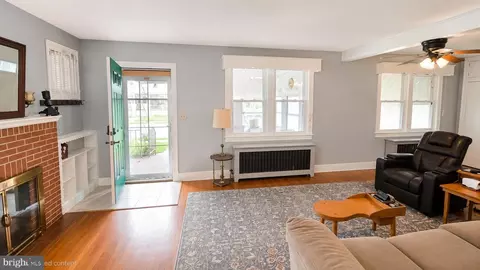 Entry Way - 908 Motter Pl, Frederick, MD 21701 photo 1 of 4