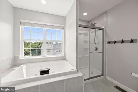 Bath - 3741 Singleton Ter, Frederick, MD 21704 photo 3 of 7