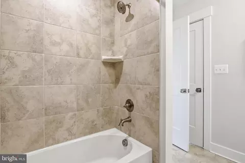 Entry Way - 7026 Ridge Rd, Frederick, MD 21702 photo 7 of 11