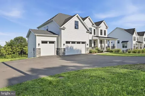 Exterior - 7026 Ridge Rd, Frederick, MD 21702 photo 3 of 7
