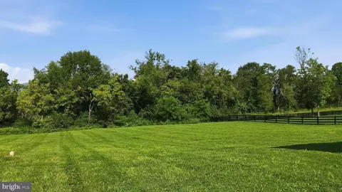Exterior - 7026 Ridge Rd, Frederick, MD 21702 photo 7 of 7
