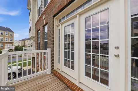 Exterior - 5904 Krantz Dr, Frederick, MD 21703 photo 5 of 11