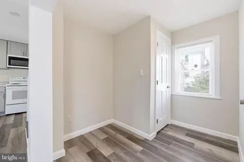 Entry Way - 313 E Main St, Thurmont, MD 21788 photo 3 of 15