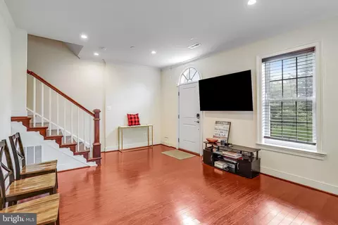 Living - 9064 Knott Ln, Frederick, MD 21704 photo 1 of 4
