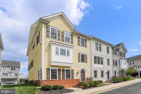 Exterior - 9064 Knott Ln, Frederick, MD 21704 photo 3 of 7