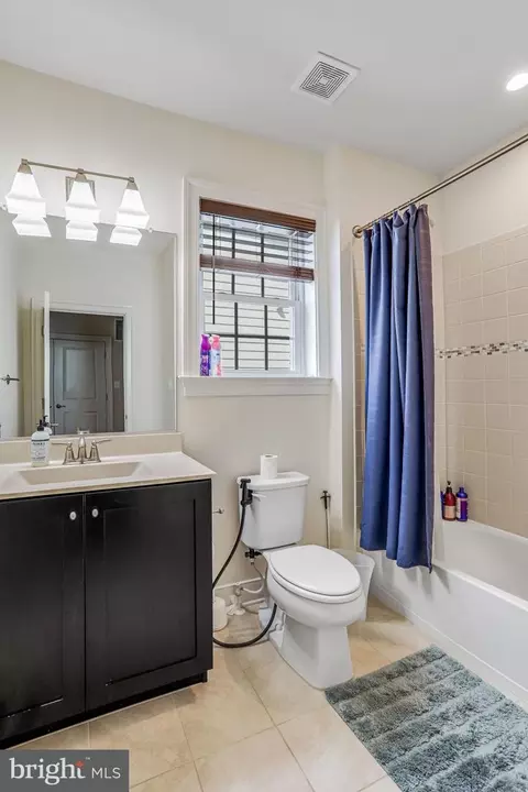 Bath - 9064 Knott Ln, Frederick, MD 21704 photo 4 of 4