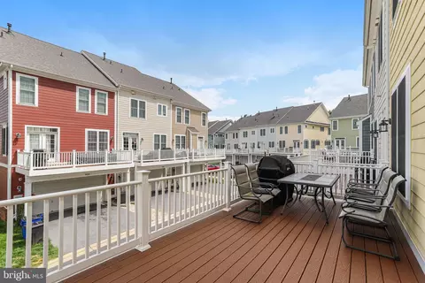 Exterior - 9064 Knott Ln, Frederick, MD 21704 photo 6 of 7