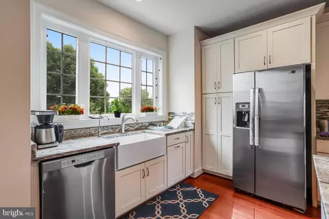 Kitchen - 9064 Knott Ln, Frederick, MD 21704 photo 4 of 6
