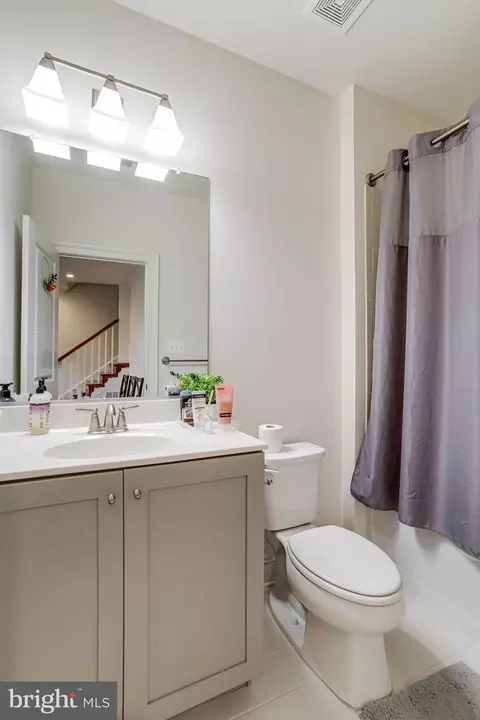 Bath - 9064 Knott Ln, Frederick, MD 21704 photo 2 of 4