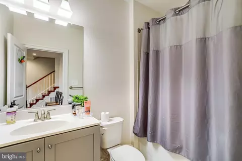 Bath - 9064 Knott Ln, Frederick, MD 21704 photo 1 of 4