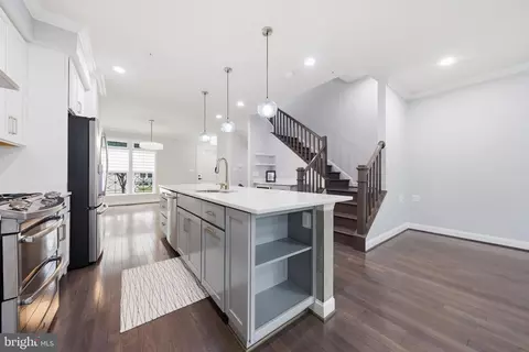 Entry Way - 747 Holden Rd, Frederick, MD 21701 photo 5 of 17