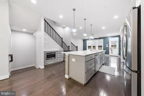 Entry Way - 747 Holden Rd, Frederick, MD 21701 photo 6 of 17