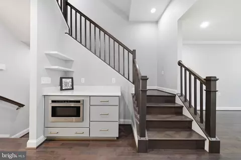 Entry Way - 747 Holden Rd, Frederick, MD 21701 photo 7 of 17
