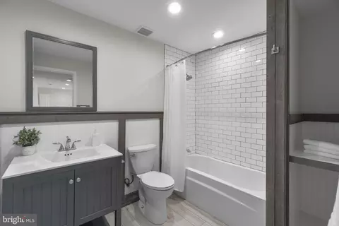 Bath - 9237 Charterhouse Rd, Frederick, MD 21704 photo 4 of 4