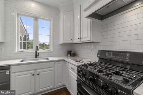 Kitchen - 9237 Charterhouse Rd, Frederick, MD 21704 photo 2 of 2