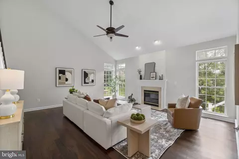 Living - 9237 Charterhouse Rd, Frederick, MD 21704 photo 2 of 5
