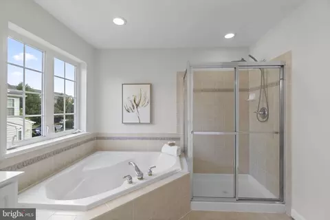 Bath - 9237 Charterhouse Rd, Frederick, MD 21704 photo 2 of 4