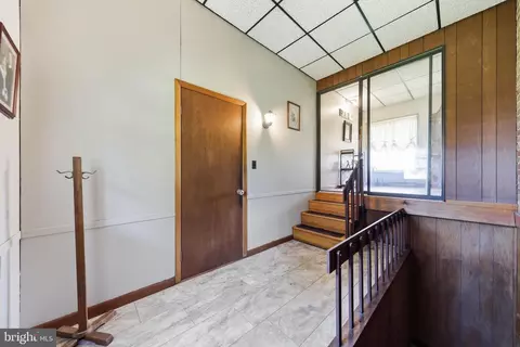 Entry Way - 19 Norva Ave, Frederick, MD 21701 photo 4 of 7