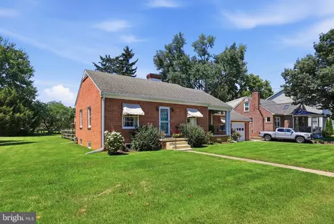 Exterior - 19 Norva Ave, Frederick, MD 21701 photo 4 of 10