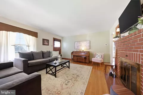 Living - 19 Norva Ave, Frederick, MD 21701 photo 1 of 3