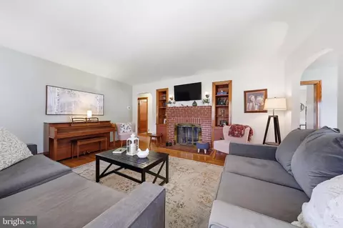 Living - 19 Norva Ave, Frederick, MD 21701 photo 2 of 3