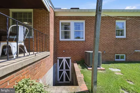 Exterior - 19 Norva Ave, Frederick, MD 21701 photo 8 of 10