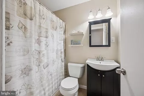 Bath - 902 Young Pl, Frederick, MD 21702 photo 1 of 1