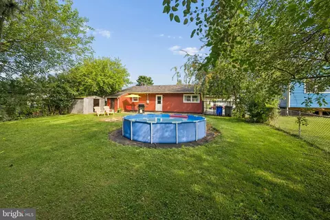 Exterior - 902 Young Pl, Frederick, MD 21702 photo 2 of 3