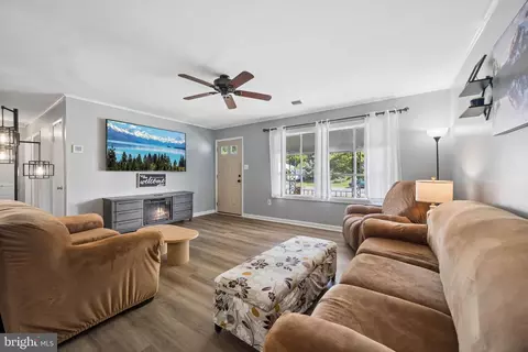 Living - 902 Young Pl, Frederick, MD 21702 photo 1 of 1