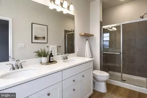 Bath - 402 Matlock Ln, Frederick, MD 21701 photo 2 of 2