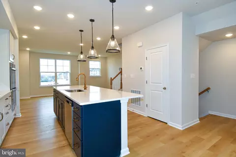 Entry Way - 402 Matlock Ln, Frederick, MD 21701 photo 5 of 15
