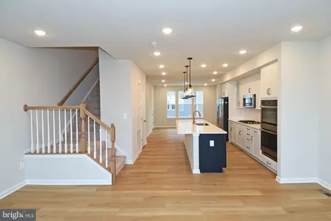 Entry Way - 402 Matlock Ln, Frederick, MD 21701 photo 8 of 15
