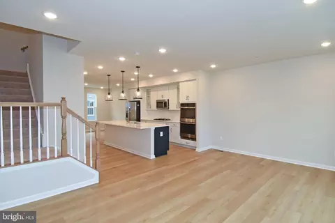 Entry Way - 402 Matlock Ln, Frederick, MD 21701 photo 7 of 15