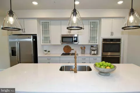 Kitchen - 402 Matlock Ln, Frederick, MD 21701 photo 2 of 2