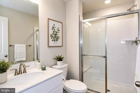 Bath - 402 Matlock Ln, Frederick, MD 21701 photo 1 of 2