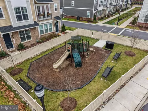View/Area - 402 Matlock Ln, Frederick, MD 21701 photo 1 of 2