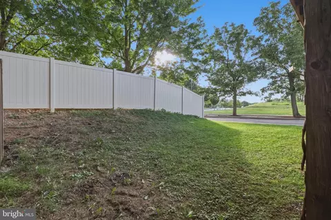 Exterior - 900 Turning Point Ct, Frederick, MD 21701 photo 5 of 6
