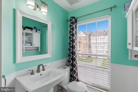 Bath - 900 Turning Point Ct, Frederick, MD 21701 photo 1 of 2