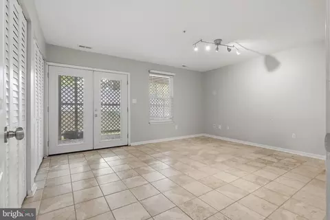 Living - 900 Turning Point Ct, Frederick, MD 21701 photo 1 of 1