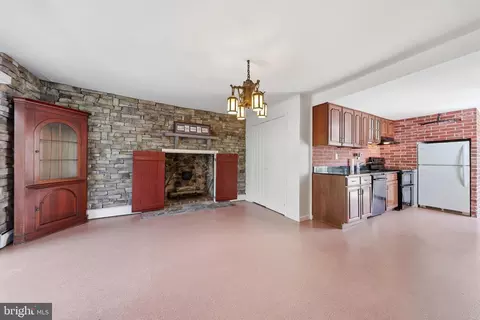 Living - 11801 Warner Rd, Keymar, MD 21757 photo 5 of 7