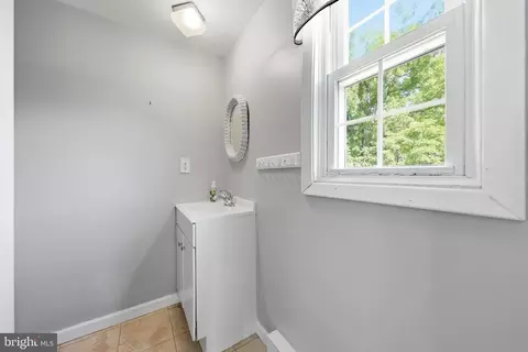 Entry Way - 11801 Warner Rd, Keymar, MD 21757 photo 5 of 8
