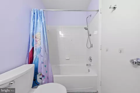 Bath - 125 Heathfield Dr, Frederick, MD 21702 photo 1 of 3