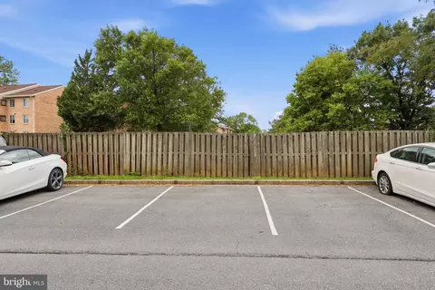 Exterior - 125 Heathfield Dr, Frederick, MD 21702 photo 11 of 14