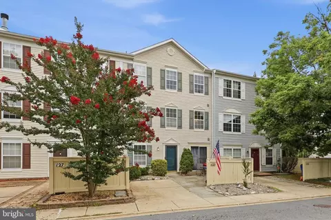 Exterior - 125 Heathfield Dr, Frederick, MD 21702 photo 2 of 14